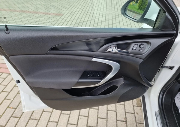 Opel Insignia cena 45900 przebieg: 154000, rok produkcji 2015 z Dobiegniew małe 497